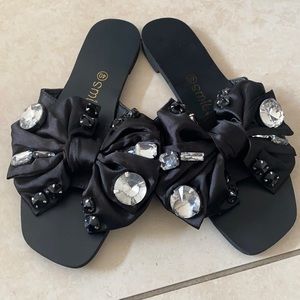 black bowed slides with jewels!